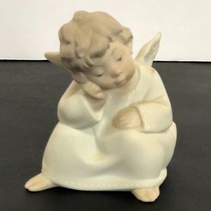 lladro - Angel Thinking